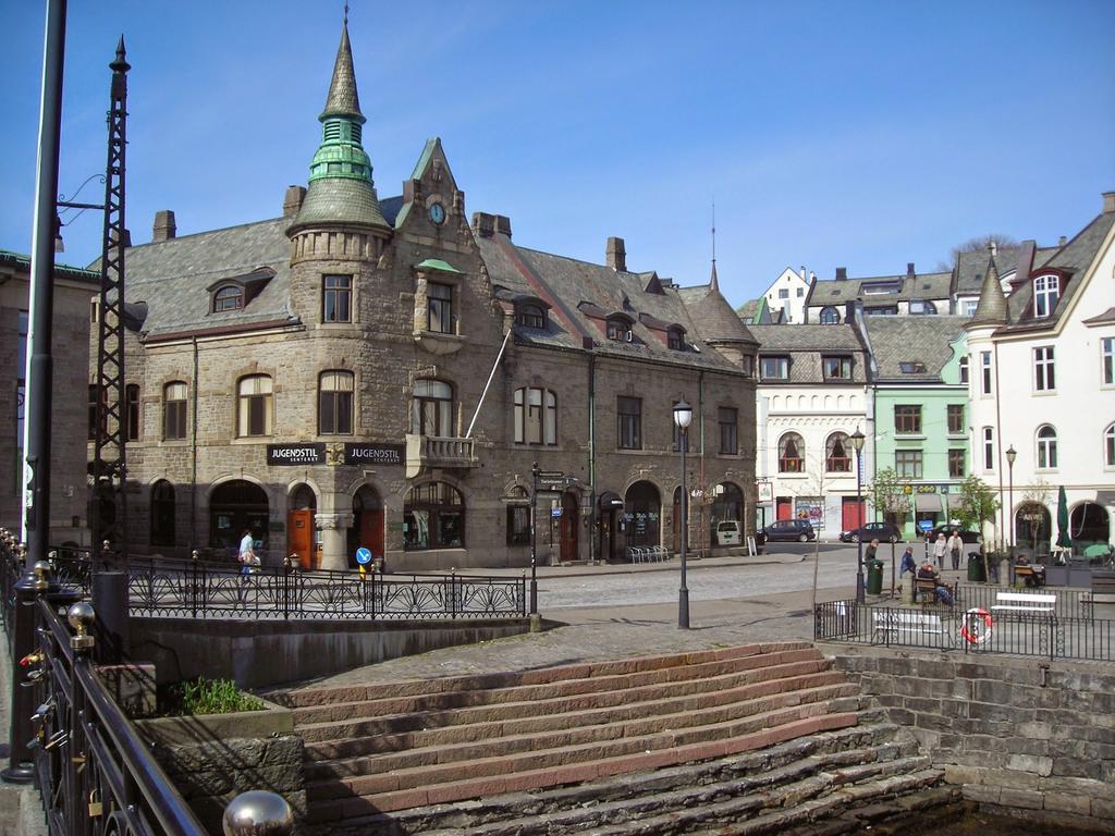 Aalesund Apartments - City Center ภายนอก รูปภาพ